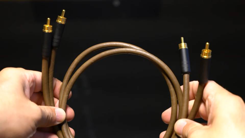 Do RCA Wires Induce Buzzing in Stereo Systems?